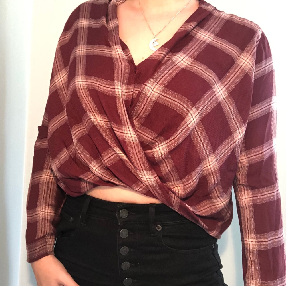 hollister cross over flannel top